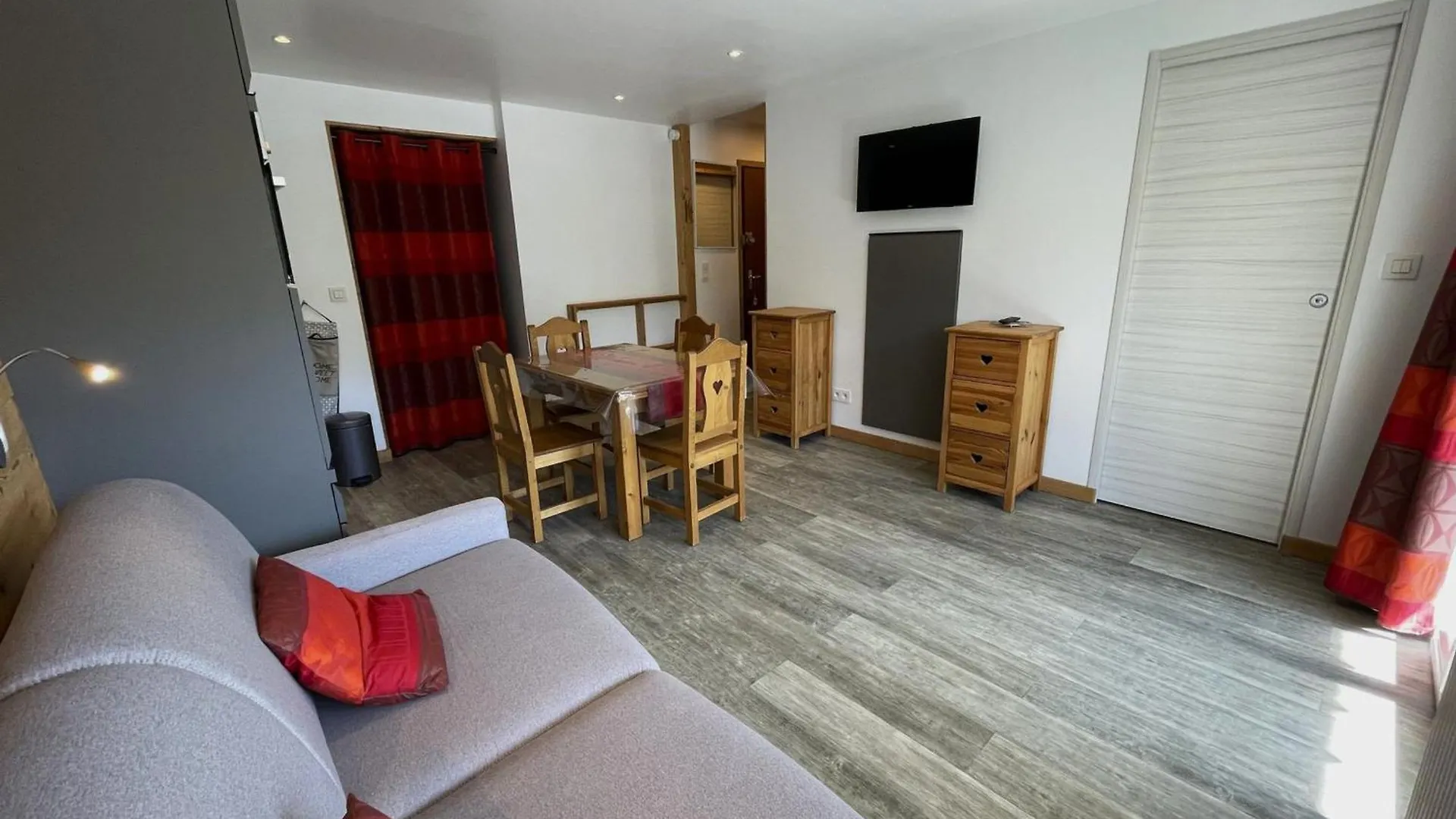 Studio Renove Pour 4, Ski Aux Pieds, La Croisette, Les Menuires - Fr-1-452-230 Saint-Martin-de-Belleville 0*,